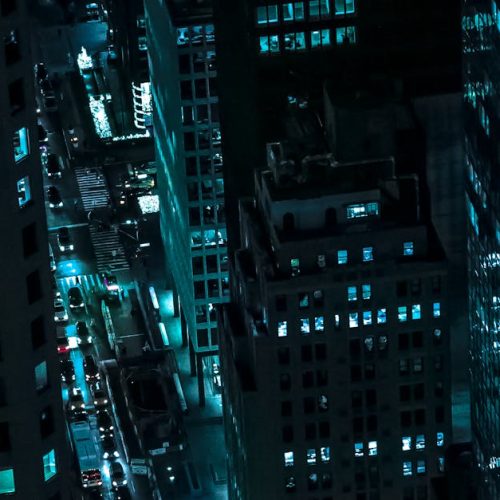 Mercados Privados y Públicos en Nueva York: Entendiendo las Brechas de Valoración